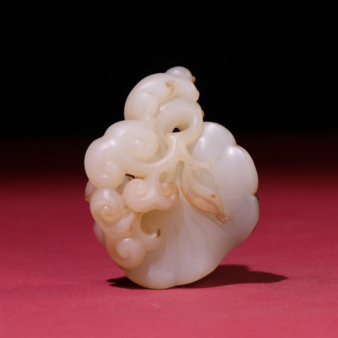 An Exquisite White Jade Monkey Pattern Pendant - 6