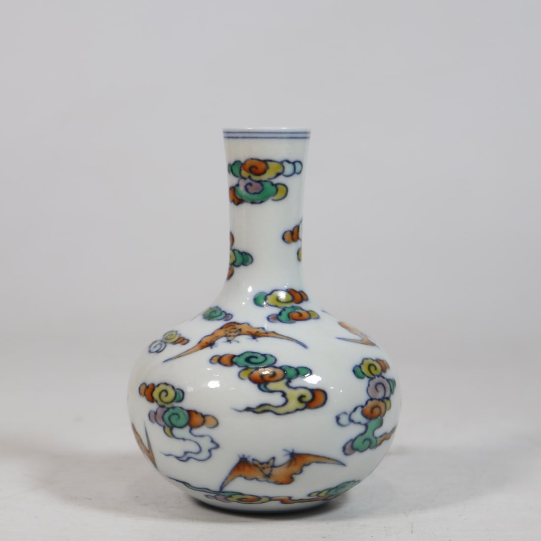 An Exquisite Doucai Bats Pattern Vase - 3