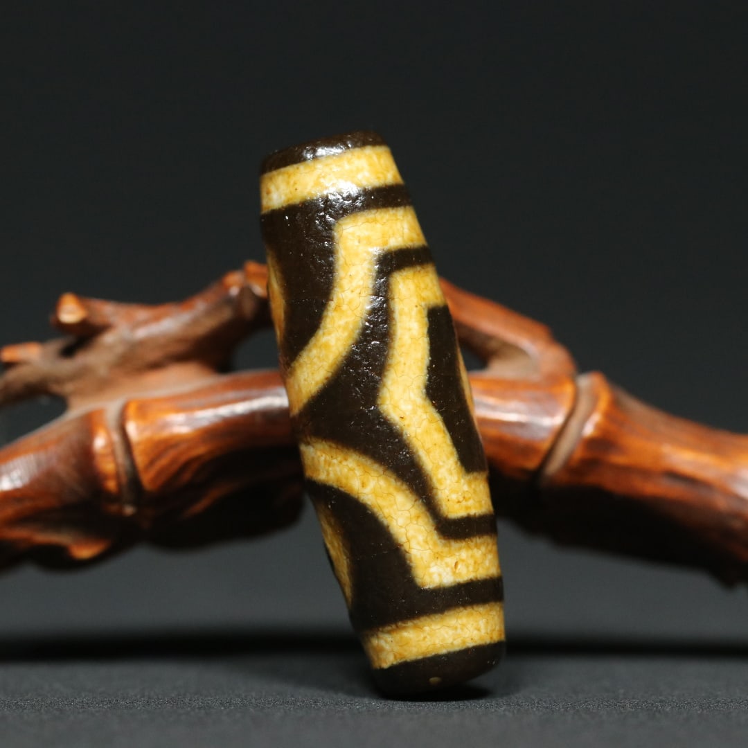 An Exquisite Dzi Bead Pendant - 2