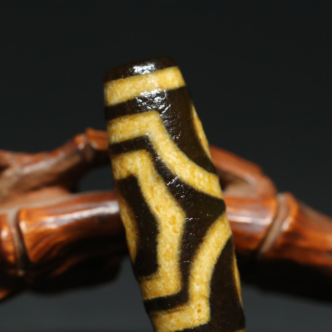 An Exquisite Dzi Bead Pendant - 6