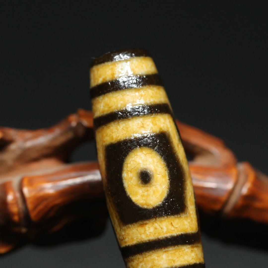 An Exquisite Dzi Bead Pendant - 7