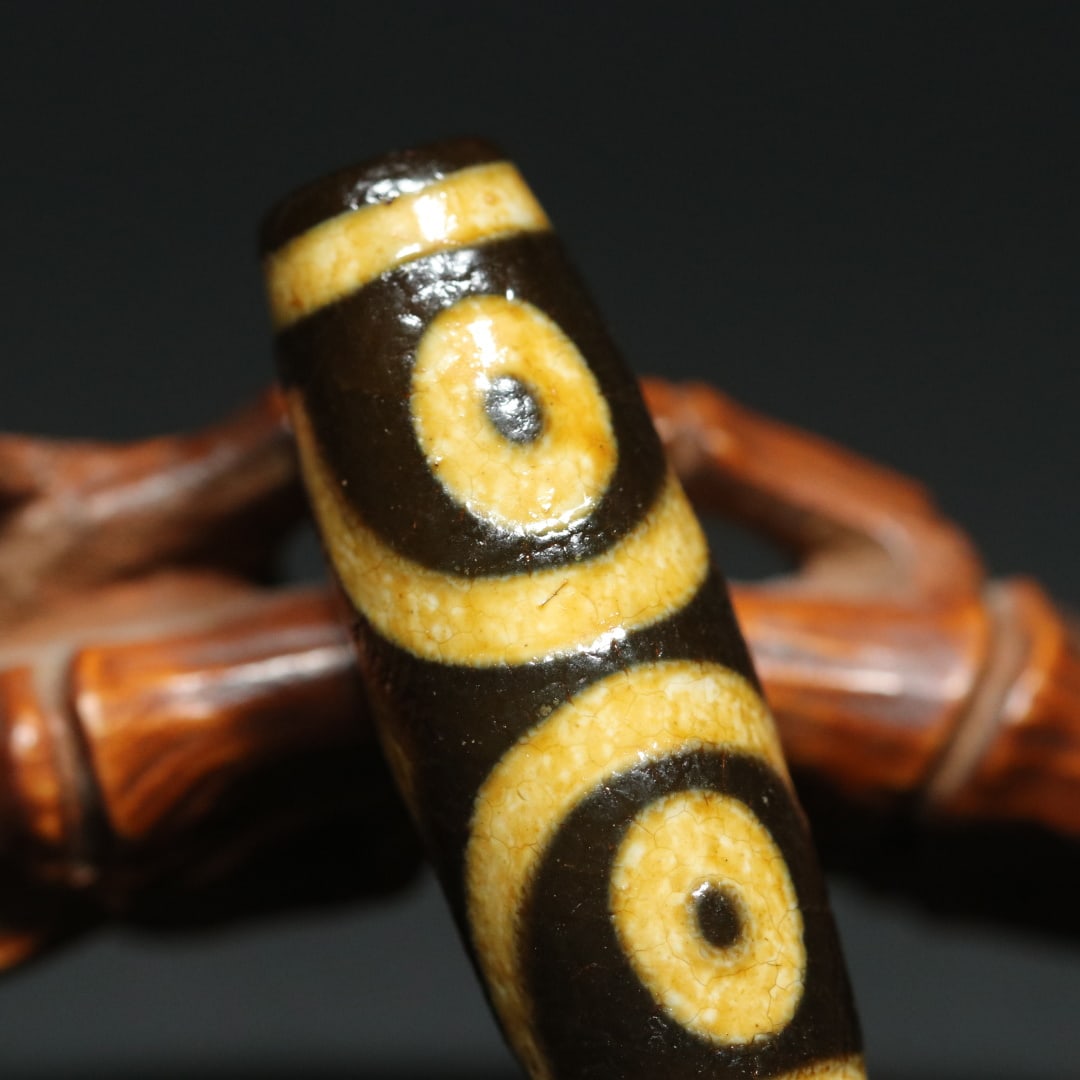 An Exquisite Dzi Bead Pendant - 9