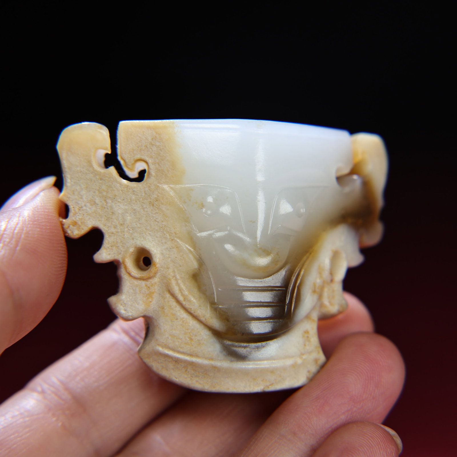 An Exquisite White Jade Human face Pattern Pendant - 9