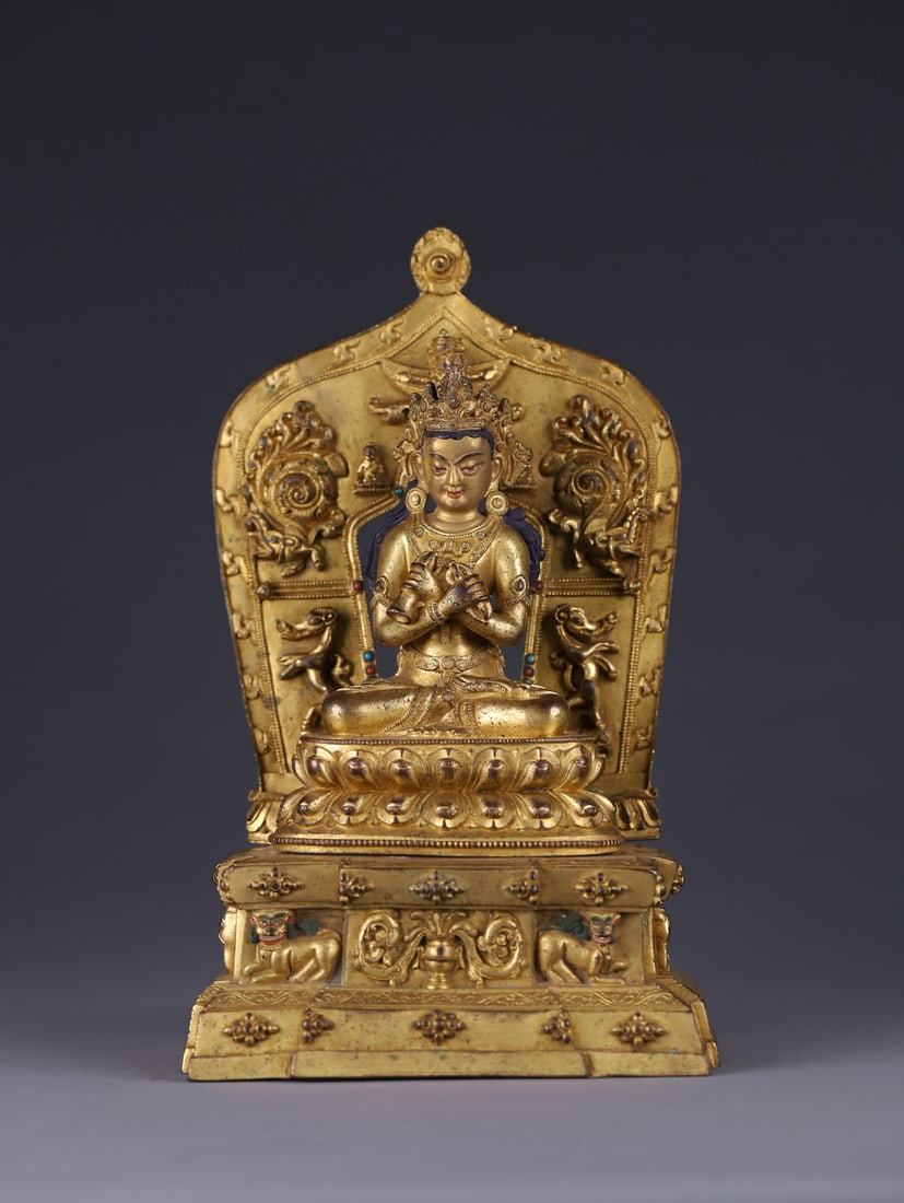 An Exquisite Gilt Bronze Buddha Statue: An Exquisite Gilt Bronze Buddha Statue Qing Dynasty, China Size:10.8inx6.6inx4.1in Weight:3570g铜鎏金金刚持造像 中国清代 Size:27