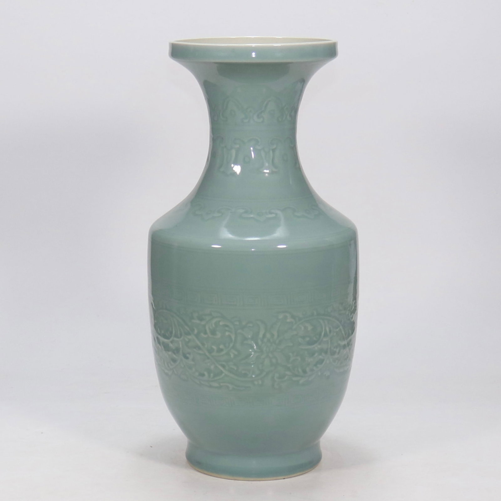 An Exquisite Celadon Glazed Lotus Pattern Vase - 2