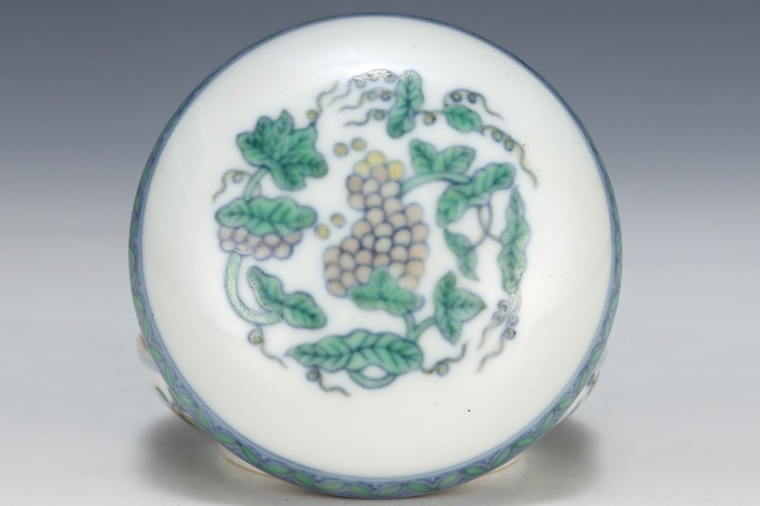 An Exquisite Doucai Flower Pattern Box - 6