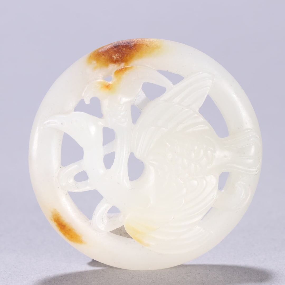 An Exquisite White Jade Crane Pattern Ornament: An Exquisite White Jade Crane Pattern Ornament Qing Dynasty, China Size:2.1in Weight:30.7g白玉海东青啄雁瓦子 中国清代 Size