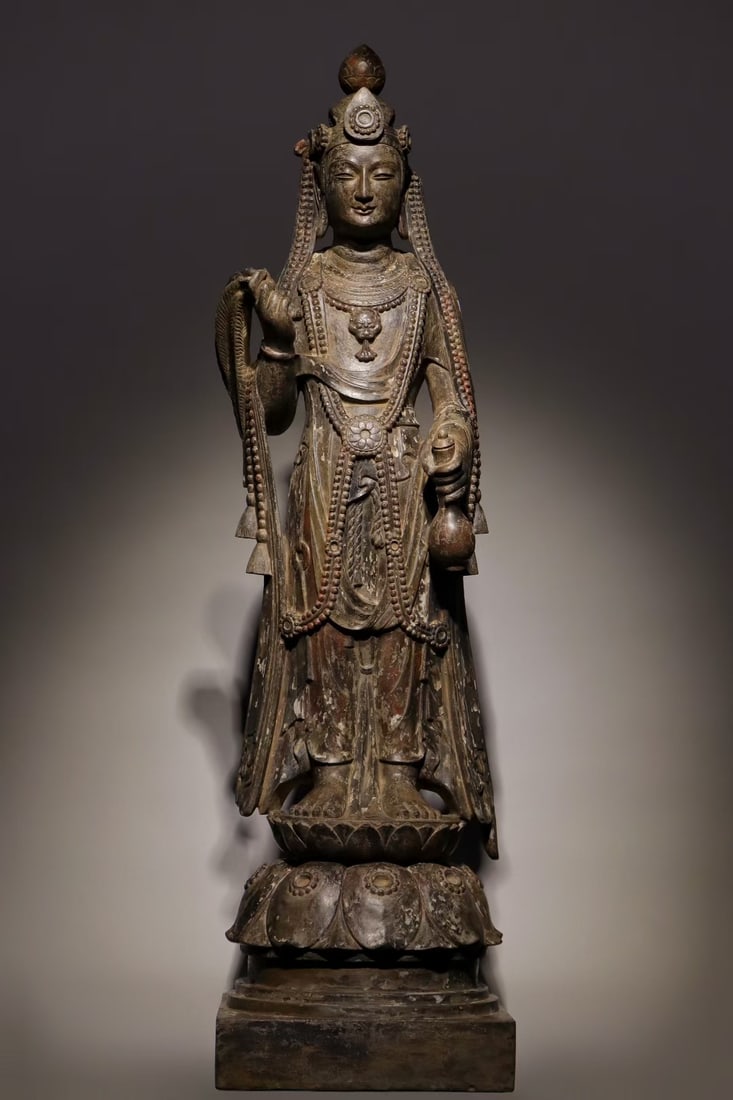 An Exquisite Limestone Painted Color Statue of Bodhisattva: An Exquisite Limestone Painted Color Statue of Bodhisattva Sui Dynasty, China Size:44.5in青石彩绘菩萨像 中国隋代Size:113cm