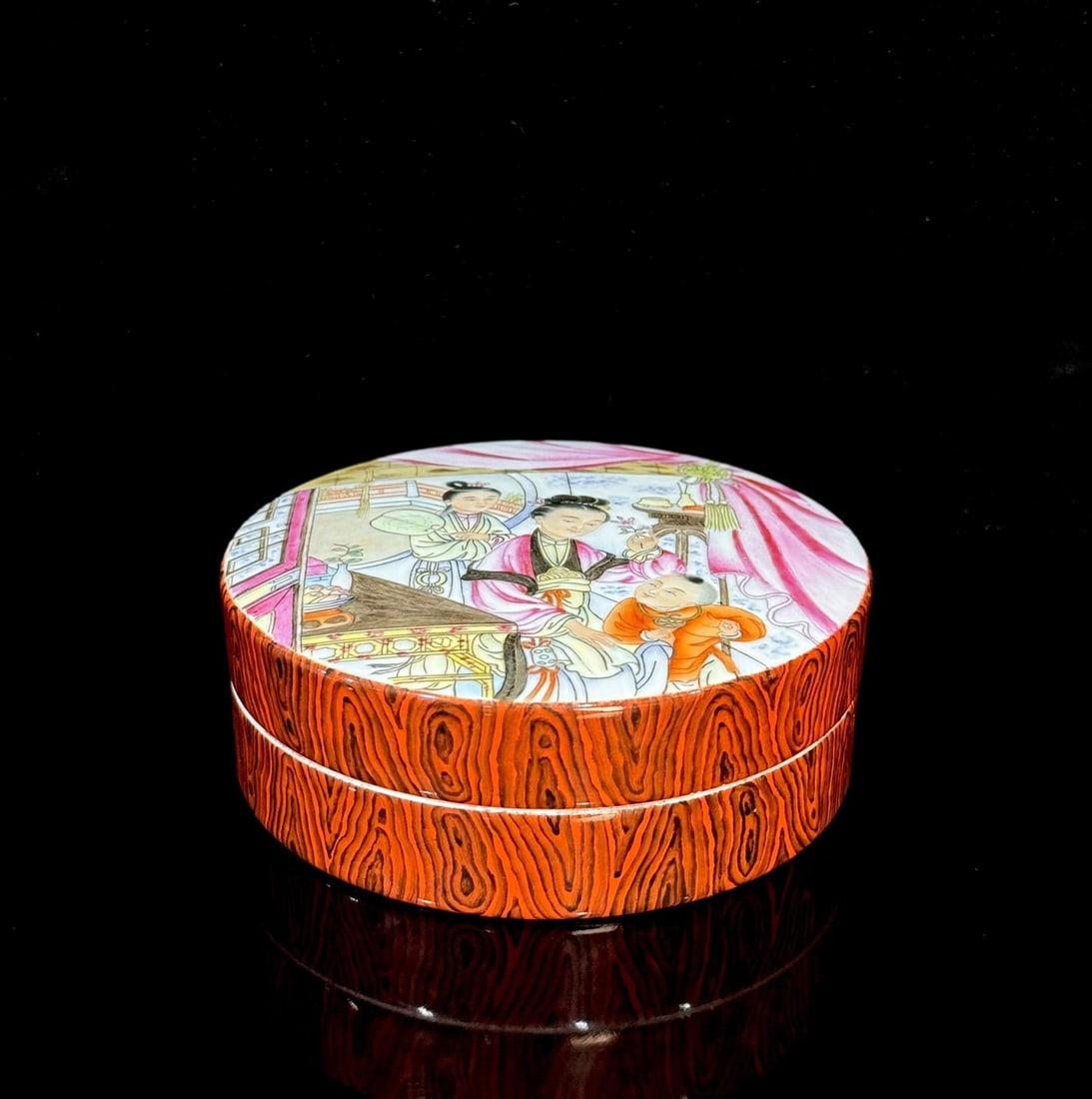 An Exquisite Imitation Wood Grain Glazed Character and Story Pattern Box (1 of 6)