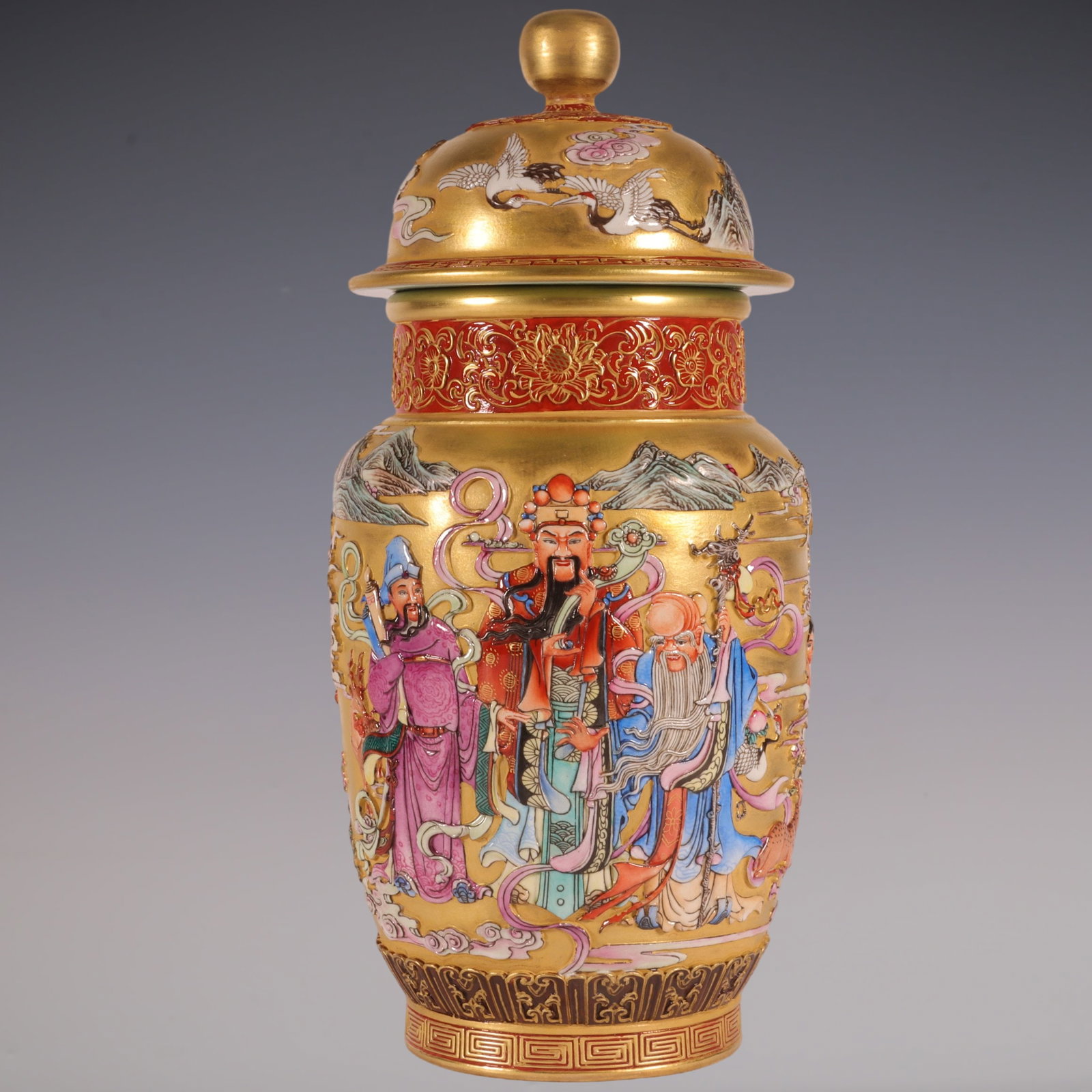 An Exquisite Enamel Painted Gold Character and Story Pattern Lotus Pattern Tea Caddy: An Exquisite Enamel Painted Gold Character and Story Pattern Lotus Pattern Tea Caddy Qing Dynasty, China Qianlong Six-character Mark Size:10inx4.3in珐琅彩金地雕