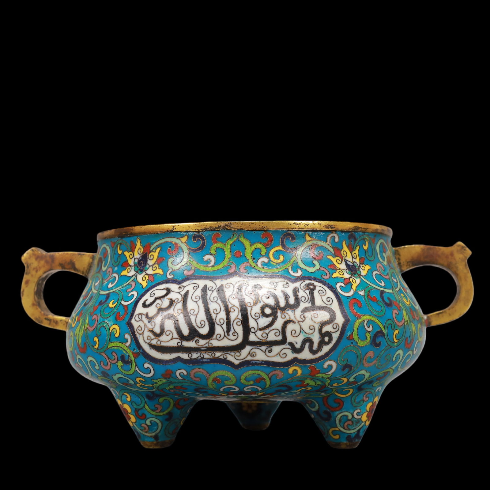 An Exquisite Cloisonne Gilt Bronze Lotus Pattern Flower Pattern Double-Ears Tripod Censer: An Exquisite Cloisonne Gilt Bronze Lotus Pattern Flower Pattern Double-Ears Tripod Censer Qing Dynasty, China Qianlong Four-character MarkSize:5.5inx6.7inx4.1in Weight:2500g景泰蓝