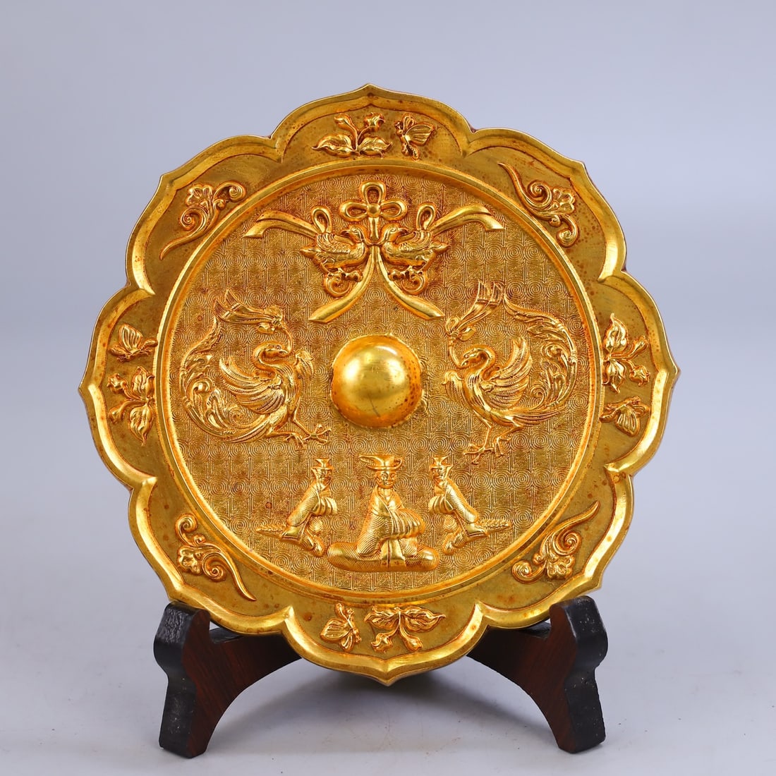 An Exquisite Gilt Bronze Flower and Bird Pattern Round Mirror: An Exquisite Gilt Bronze Flower and Bird Pattern Round Mirror Qing Dynasty, China Size:5.7in Weight:775g铜鎏金簪刻葵花镜 中国清代