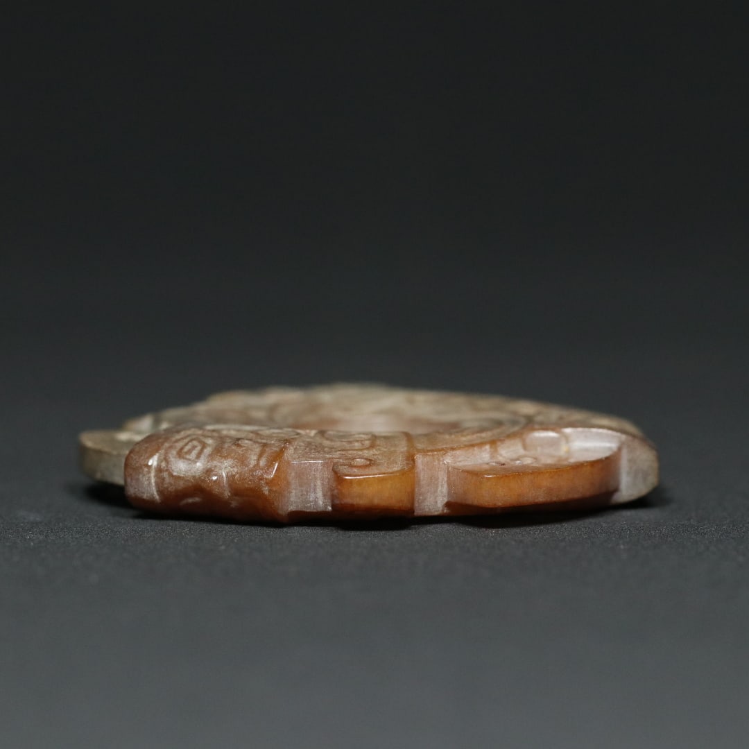 An Exquisite White Jade Human Face Pattern Pendant - 3