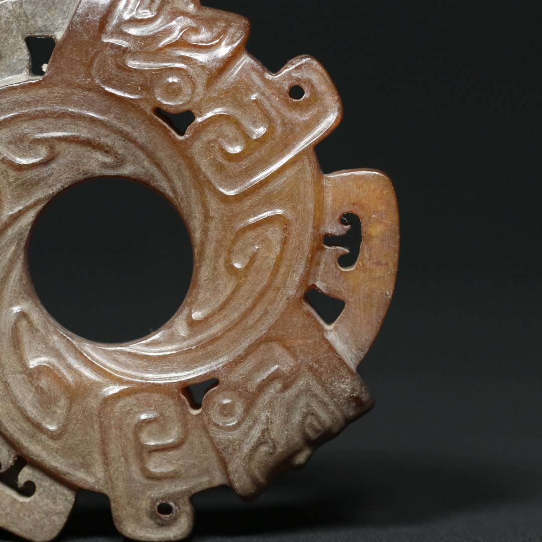An Exquisite White Jade Human Face Pattern Pendant - 7