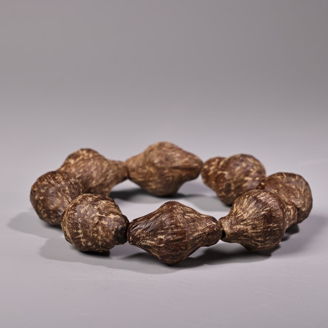 An Exquisite Eaglewood Bracelets - 2