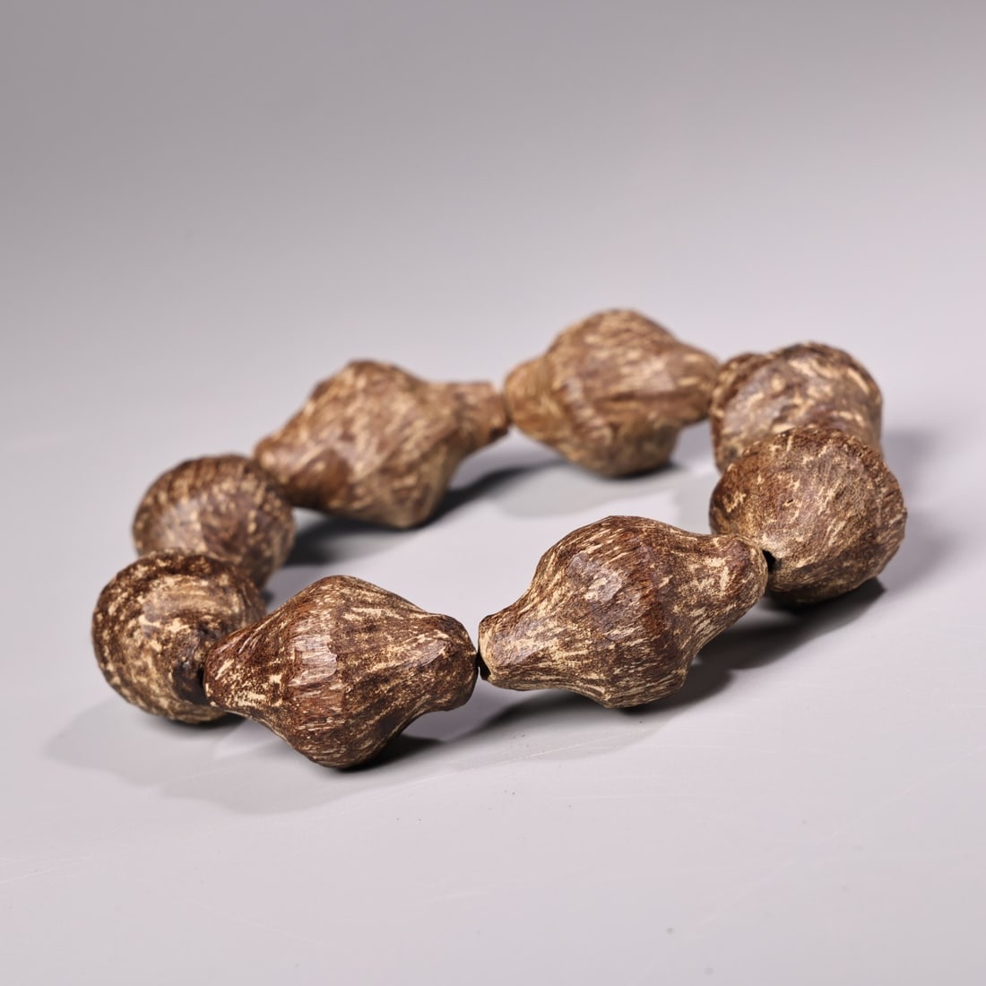 An Exquisite Eaglewood Bracelets - 3