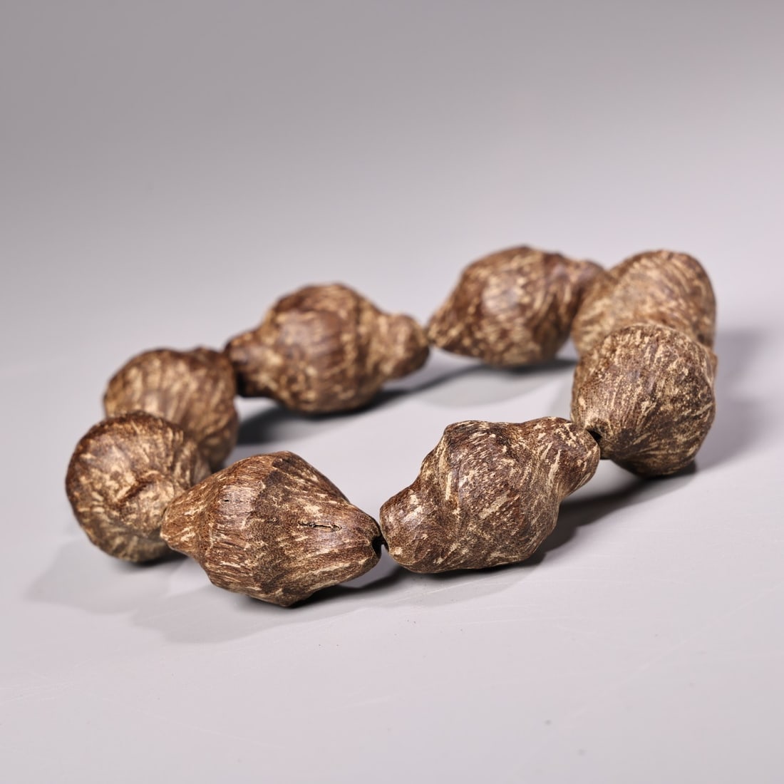 An Exquisite Eaglewood Bracelets - 4