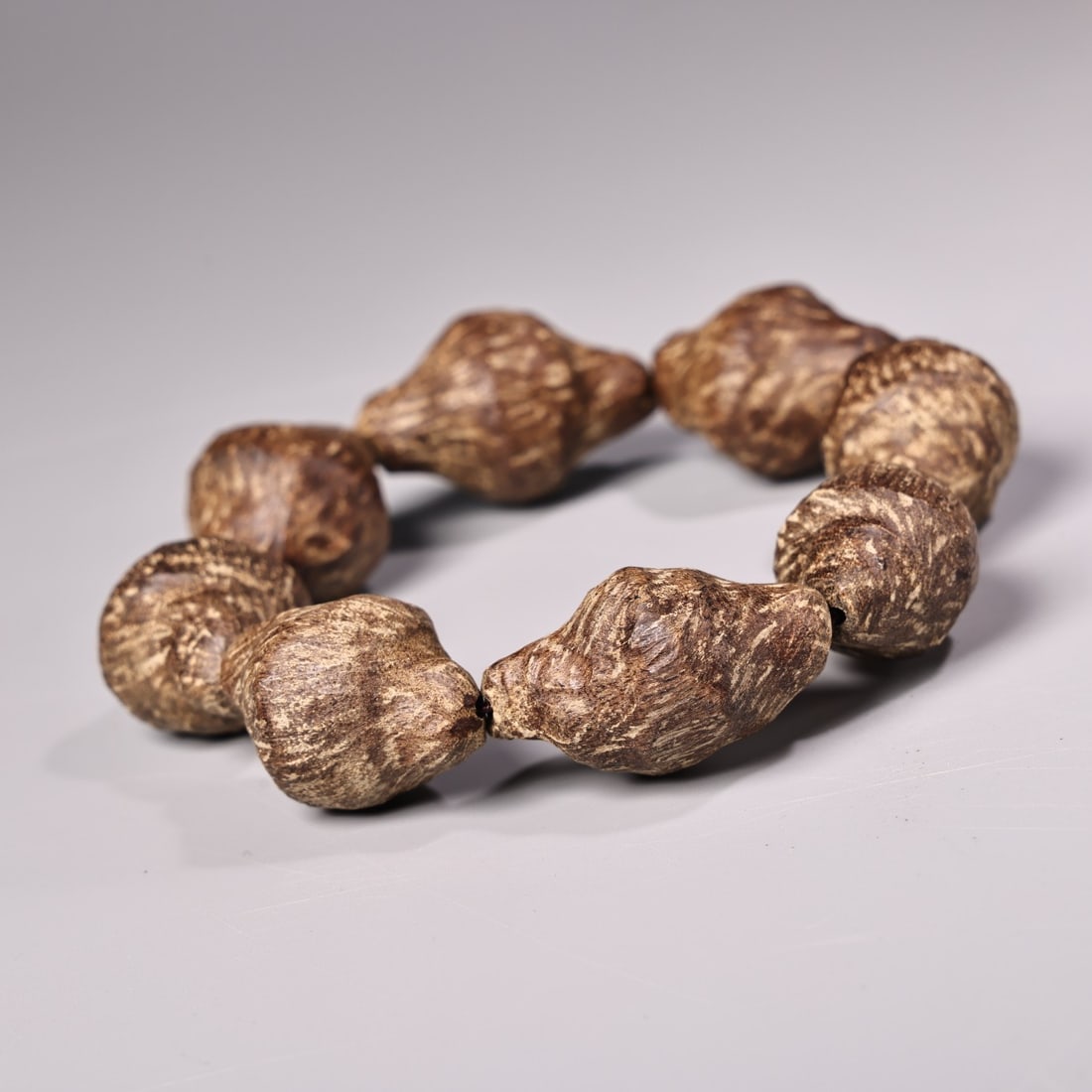 An Exquisite Eaglewood Bracelets - 5