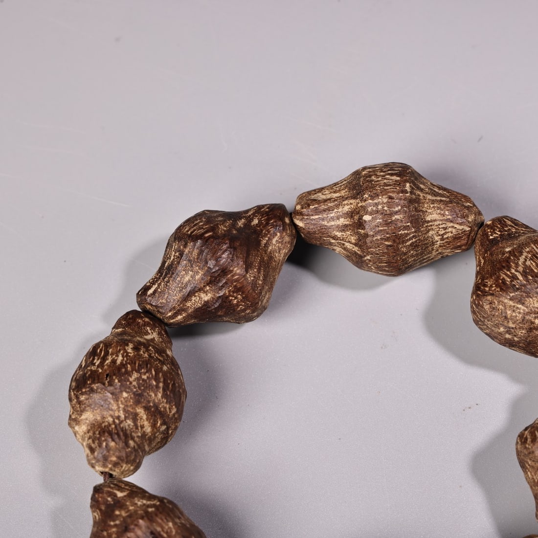 An Exquisite Eaglewood Bracelets - 8