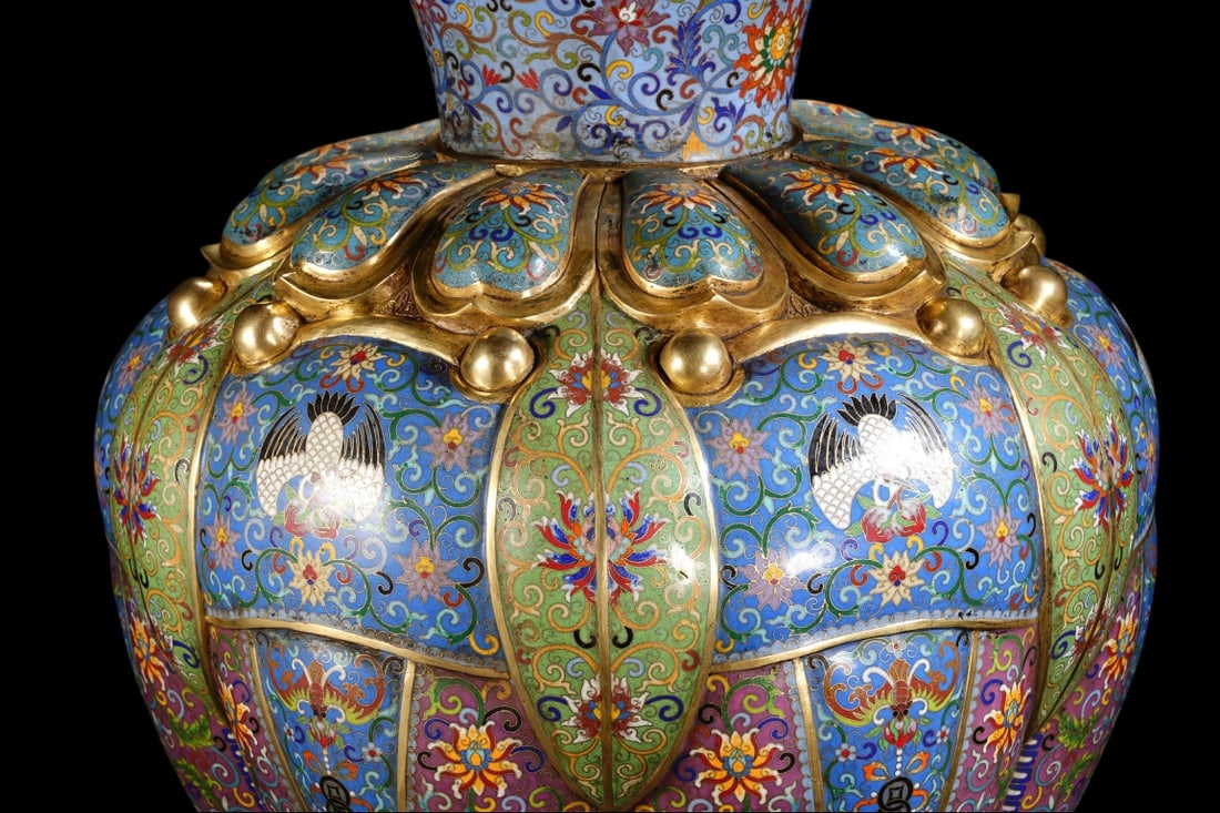 An Exquisite Cloisonne Lotus Pattern Crane Pattern Vase - 2
