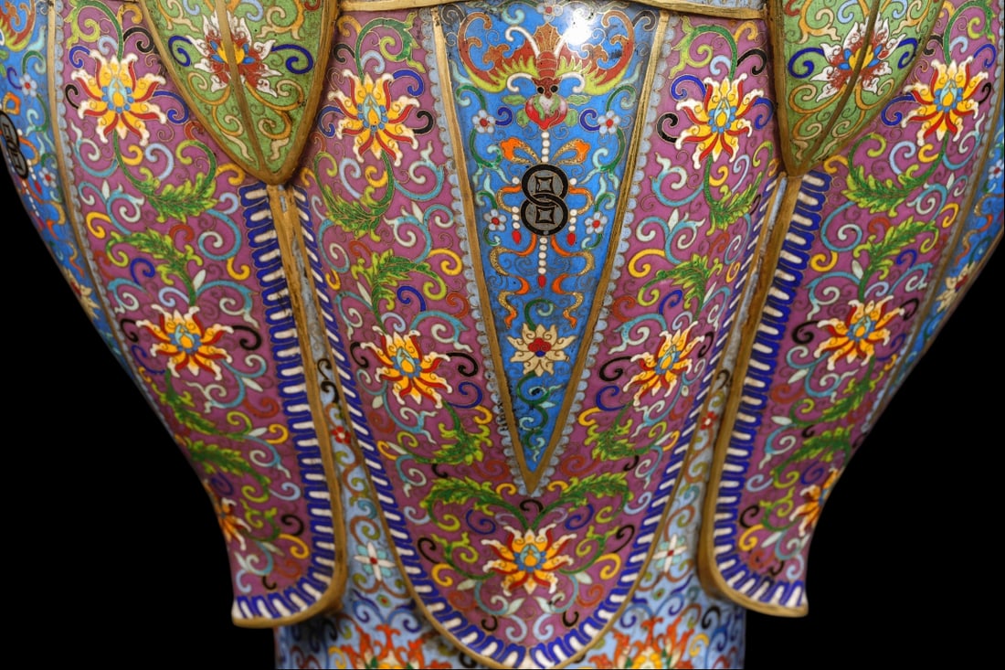An Exquisite Cloisonne Lotus Pattern Crane Pattern Vase - 6