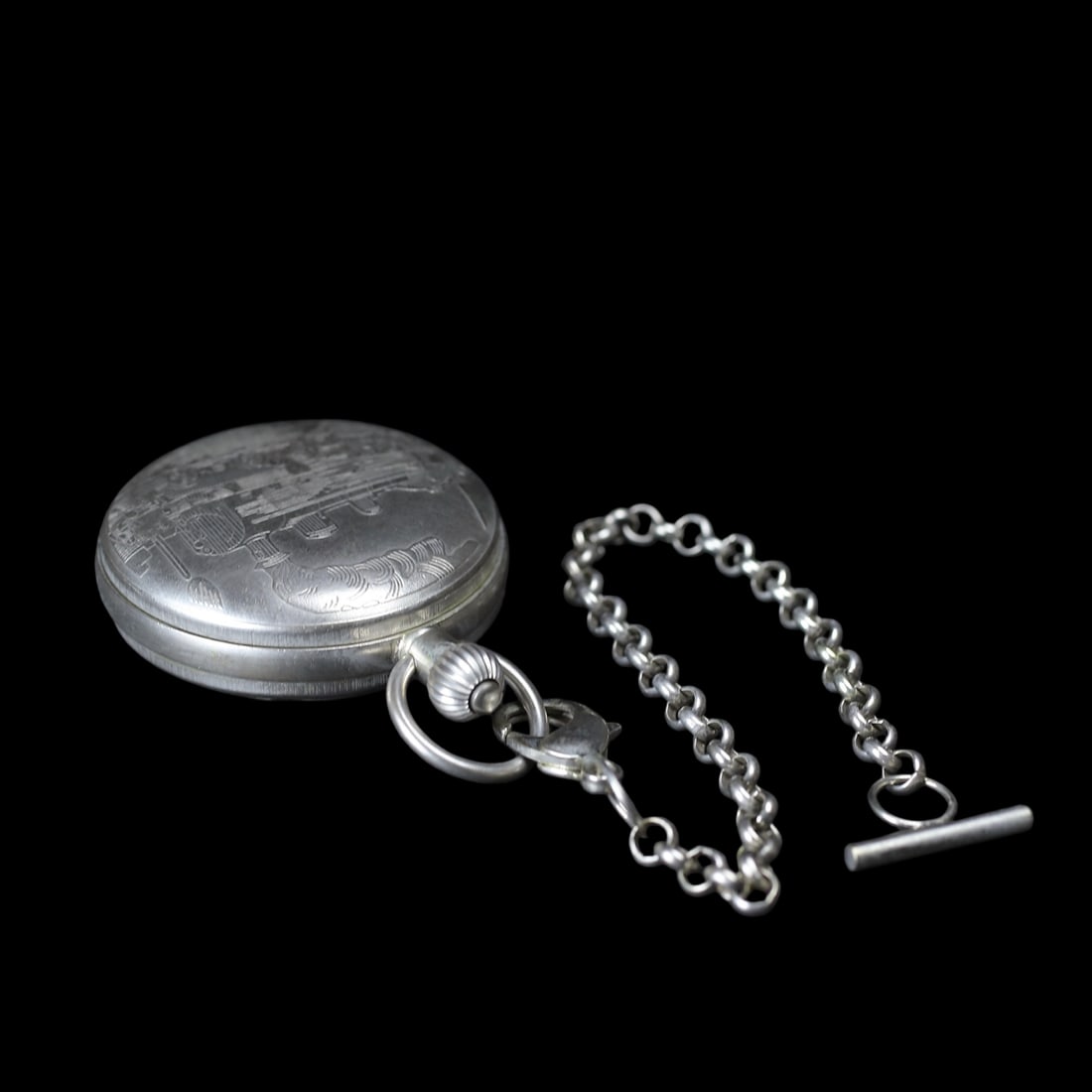 An Exquisite Silver Pocket watch: An Exquisite Silver Pocket watch Qing Dynasty, China Size:2in银怀表 中国清代 Size:5.0cm