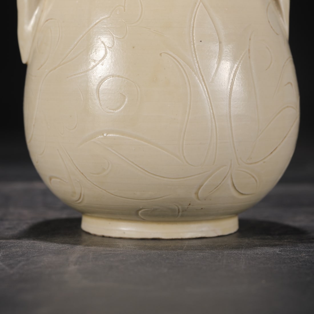 An Exquisite Ding yao Flower Pattern Ewer - 4