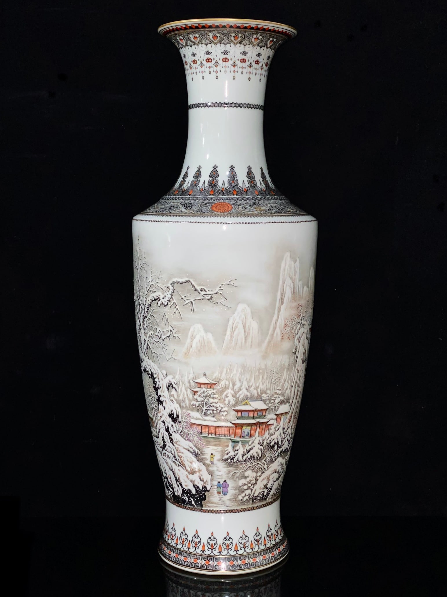 An Exquisite Ink Color Painted Gold Landscape and Figure Pattern with poem Vase: An Exquisite Ink Color Painted Gold Landscape and Figure Pattern with poem Vase the Republic of China Size:25.1inx8.8in墨彩描金图案边雪景山&