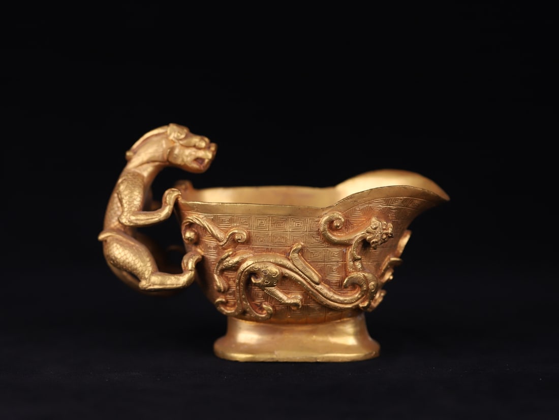 An Exquisite Gilt Bronze Chi-Dragon Pattern Cup (1 of 10)
