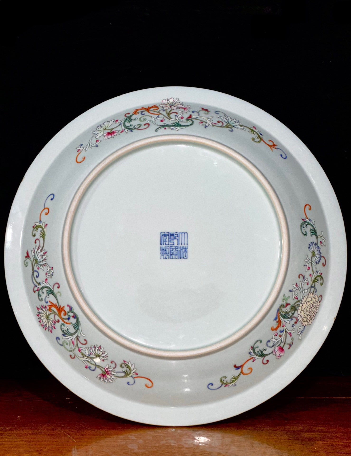 An Exquisite Enamel Lotus Pattern Pine and Crane Pattern Plate - 9