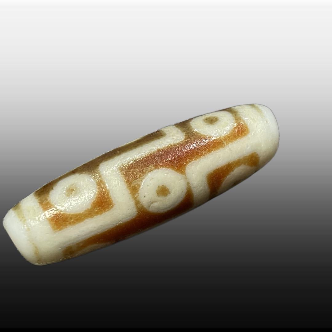 A Exquisite Nine Eye Dzi bead - 2