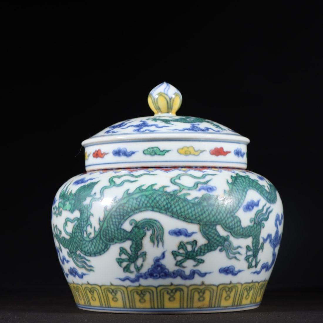 A Exquisite Doucai Dragon Pattern Jar - 5