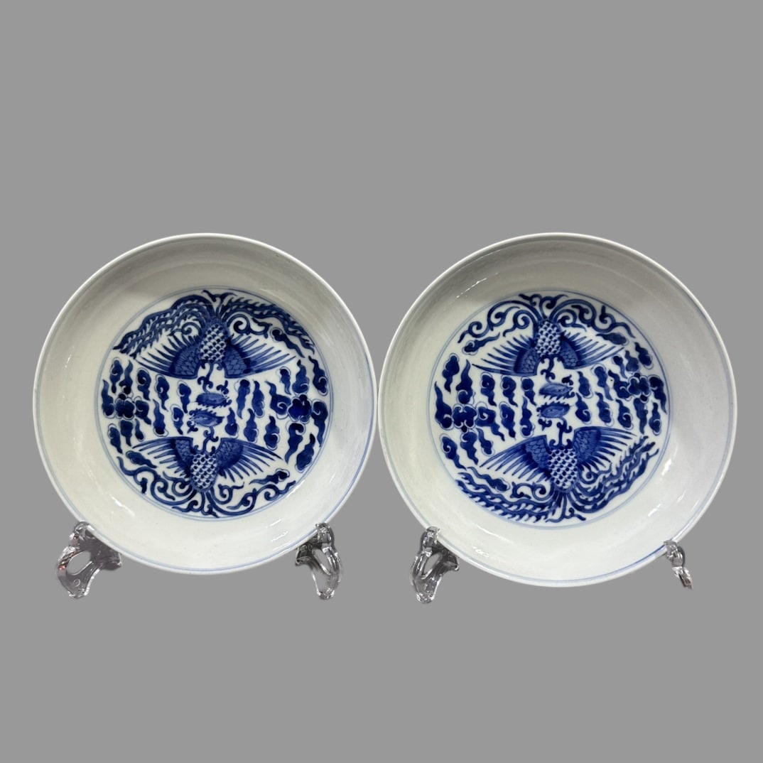 A Set of Exquisite Blue and White Phoenix Pattern Plate: A pair of Exquisite Blue and White Phoenix Pattern Plate,Republic of China ,With Mark,Size:7.7inx1.6in 一对青花凤纹盘,民国,带款