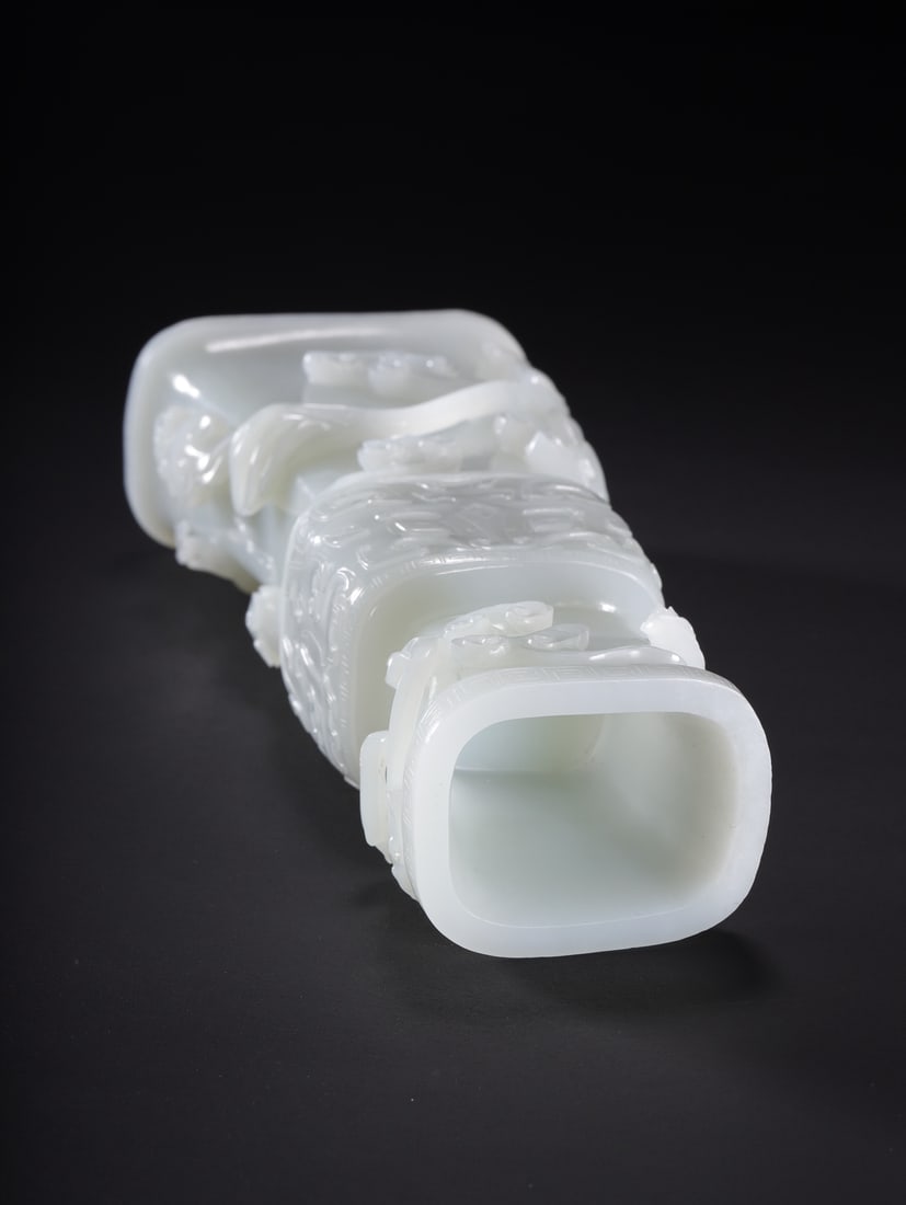 A Exquisite Hotan Jade Dragon Pattern Vase - 9