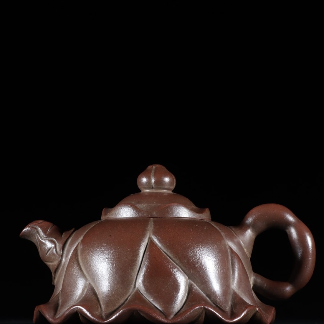 A Exquisite Lotus Leaf Shaped Purple Sands Teapot: A Exquisite Lotus Leaf Shaped Purple Sands Teapot,Qing Dynasty, China,With Mark,Size:3.3inx5.9in 荷叶形紫砂壶,中国清代,带款