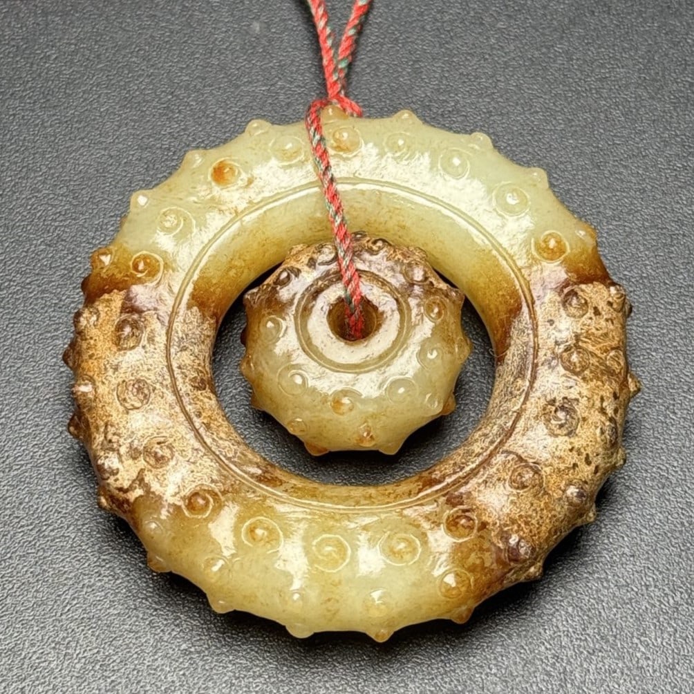 A Exquisite Hotan Jade Round Plaque (1 of 6)