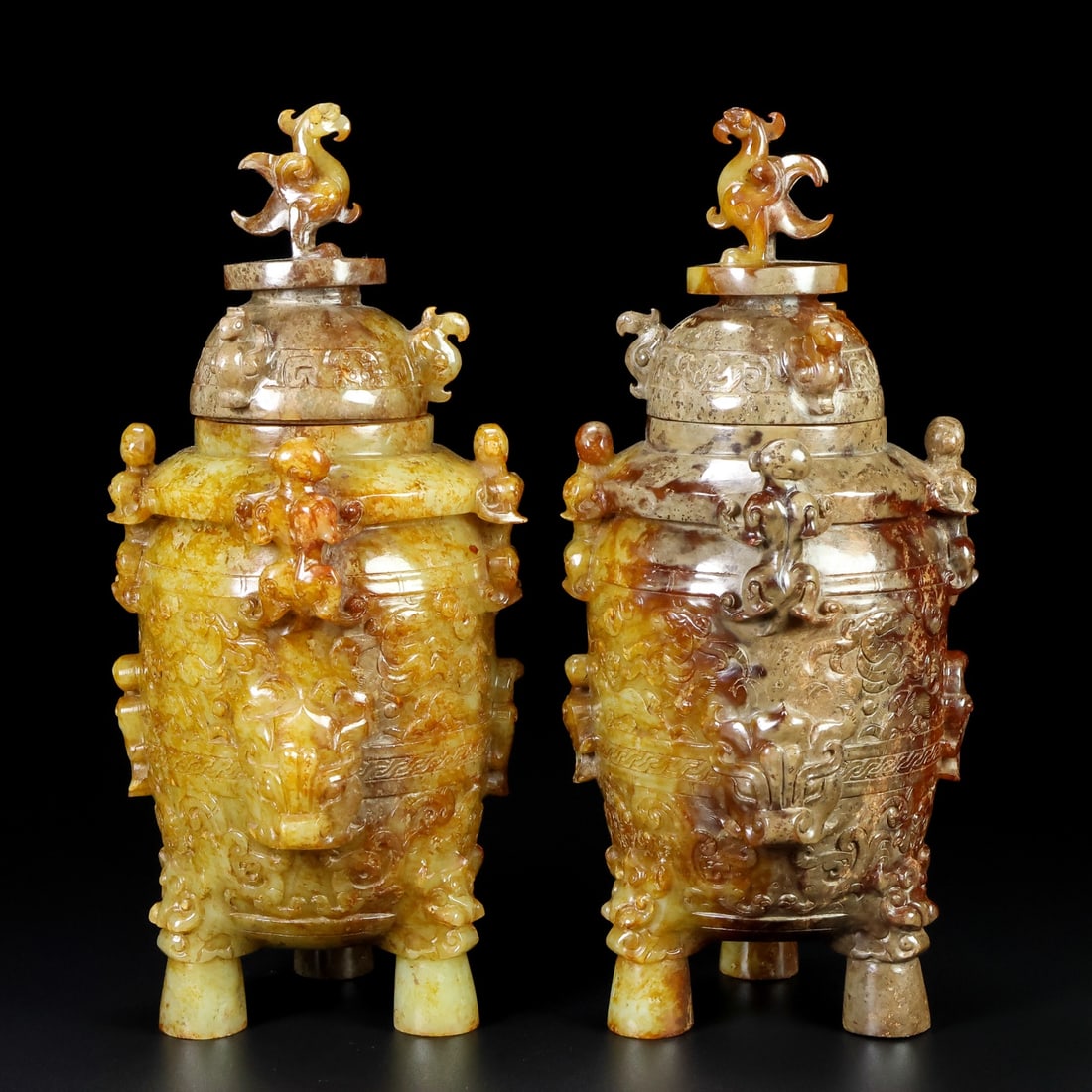 A Pair of ExquisiteHotan Jade Beast Face Pattern Vase: A Pair of ExquisiteHotan Jade Beast Face Pattern Vase,Hang Dynasty, China,Size:3.9inx3.9inx7.9in,Weight:1818g 一对和田玉兽面纹瓶