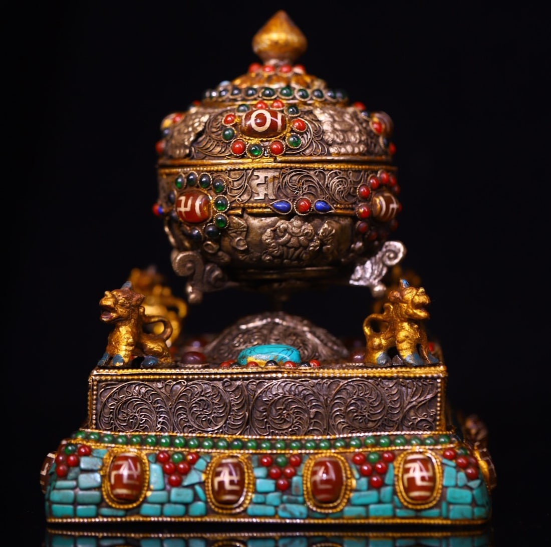 A Exquisite Silver Inlaid Gems Dzi Bead Vajra: A Exquisite Silver Inlaid Gems Dzi Bead Vajra,Qing Dynasty, China,Size:6.3inx4.7in,Weight:900g