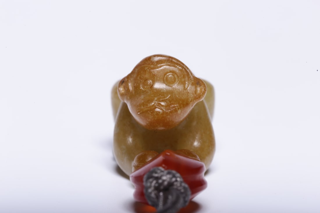 A Exquisite Hotan Jade Monkey Ornament - 4