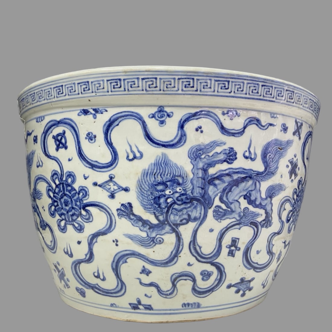 A Exquisite Blue and White Lion Pattern Vat - 3