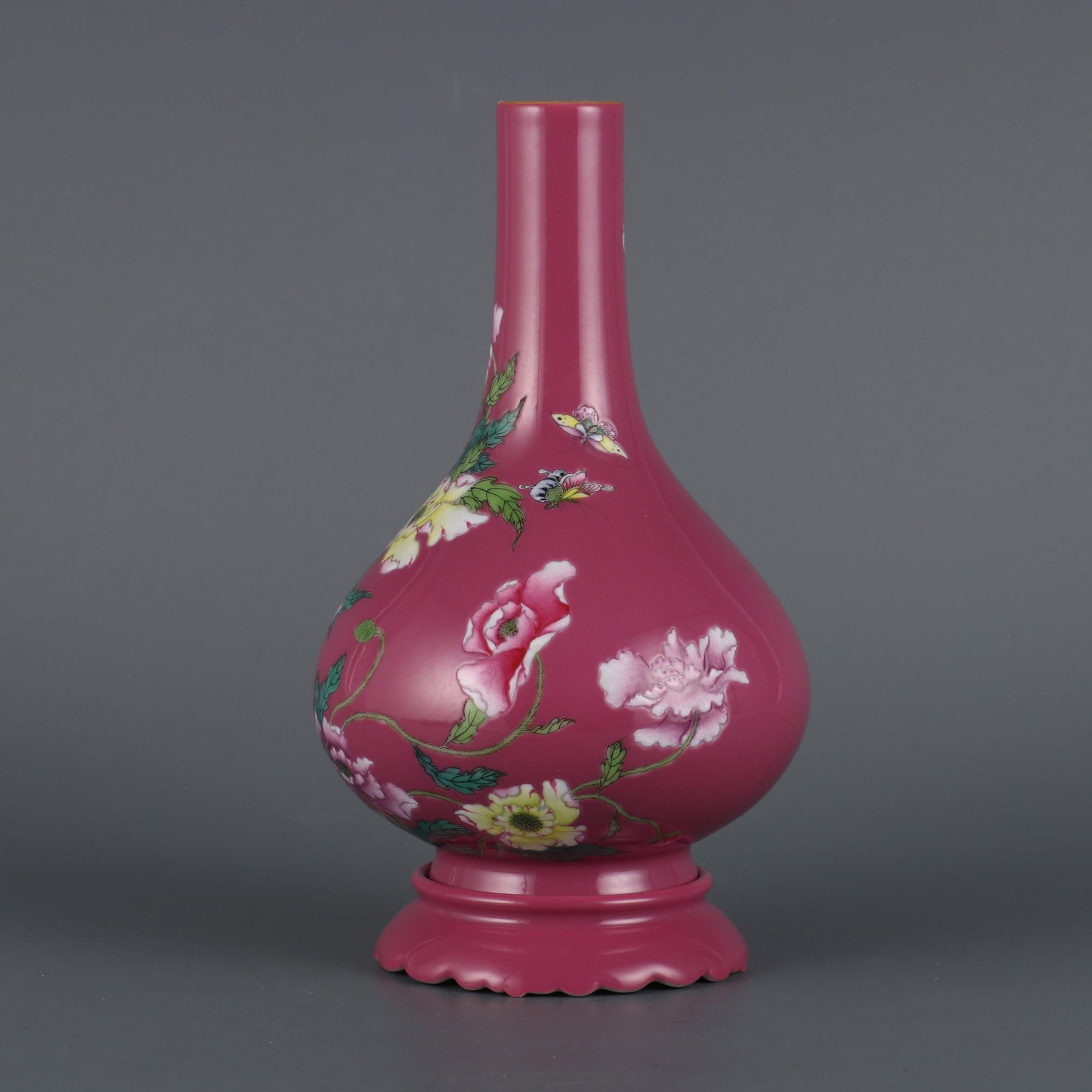 A Exquisite Ruby Red-Glazed Ground Famille-Rose Flower Pattern Vase - 2