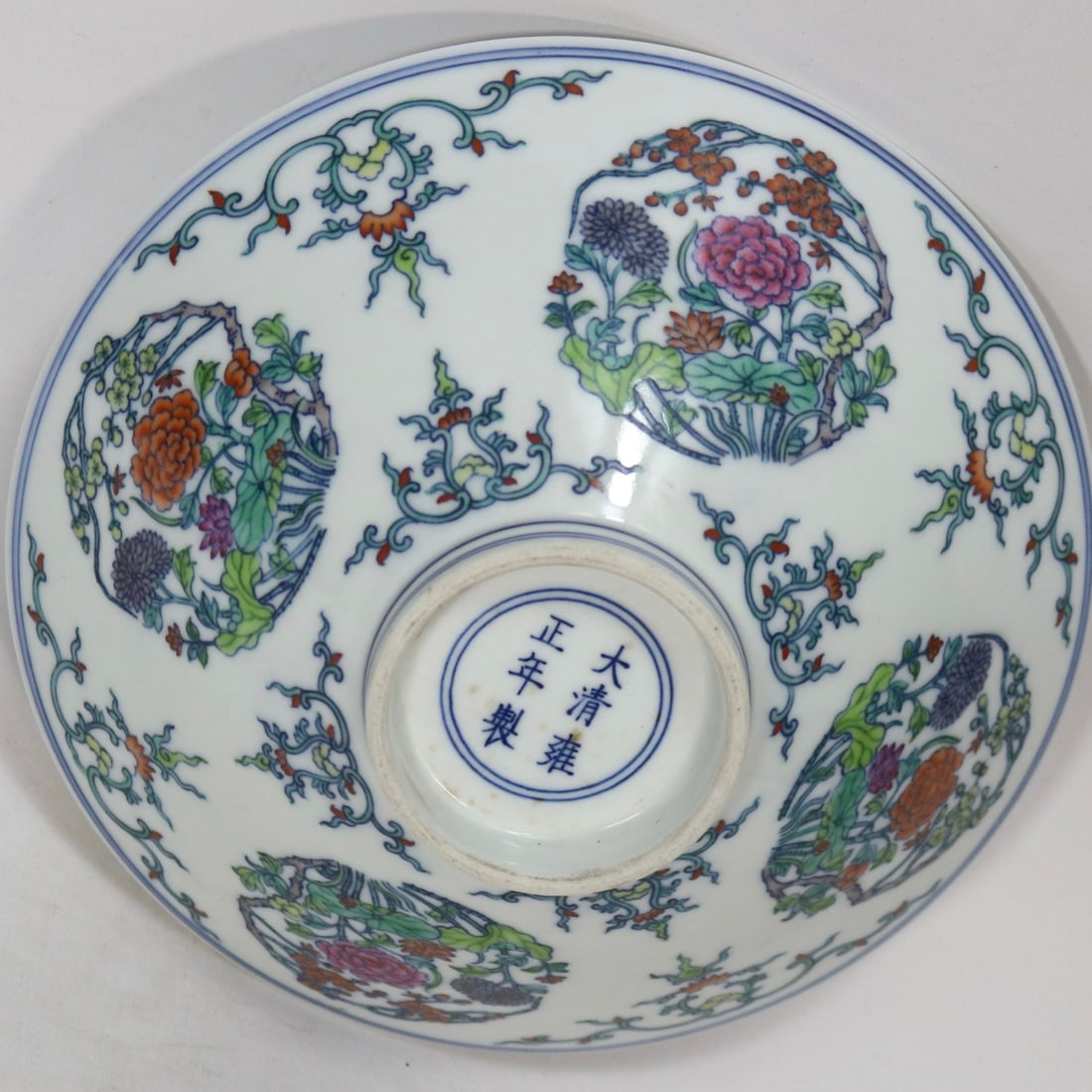 A Exquisite Doucai Flower Pattern Bowl - 2