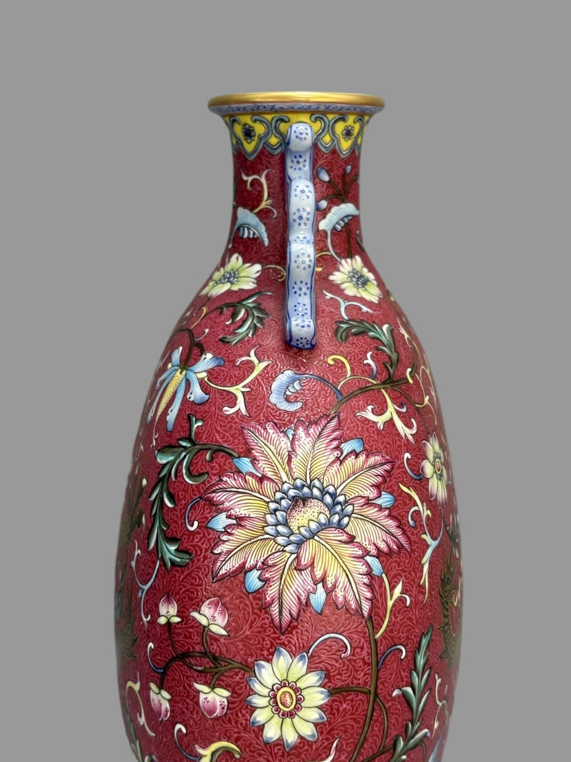 A Exquisite Ruby Red-Glazed Ground Painted Gold Dragon Pattern Vase - 6