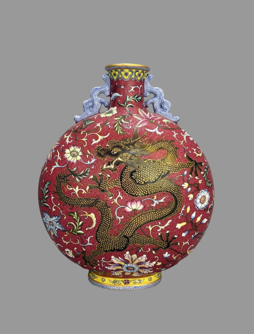A Exquisite Ruby Red-Glazed Ground Painted Gold Dragon Pattern Vase - 7