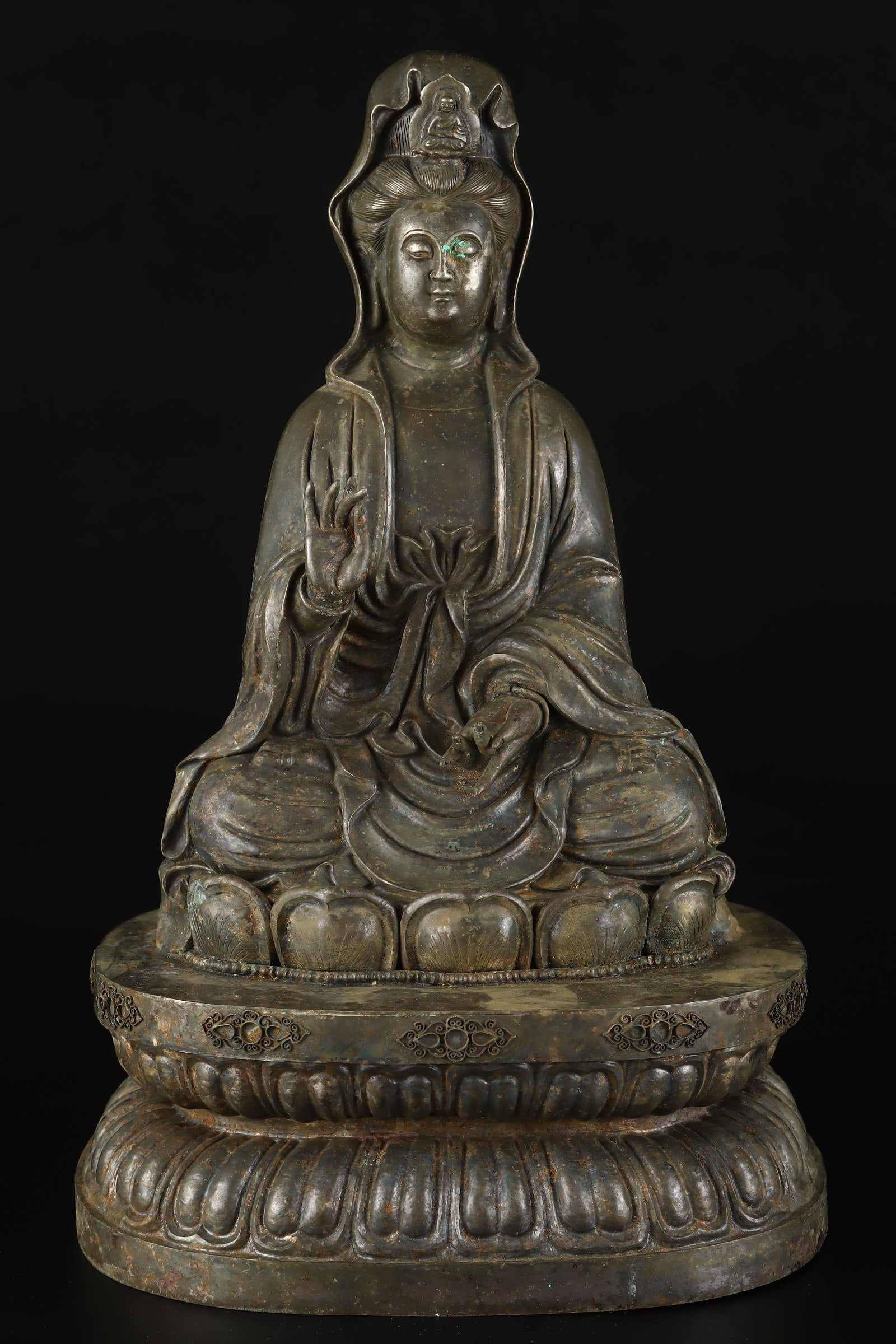 A Exquisite Copper Statue of Avalokitesvara Ornament: A Exquisite Copper Statue of Avalokitesvara Ornament,Tang Dynasty, China,Zhenguan Four-character Mark,Size:11.8inx7.1inx5.9in 铜制观音摆件,中国唐&