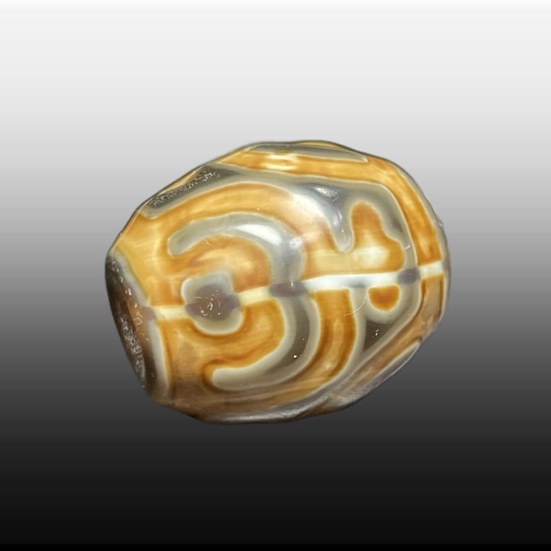 A Exquisite Oval Dzi bead - 2