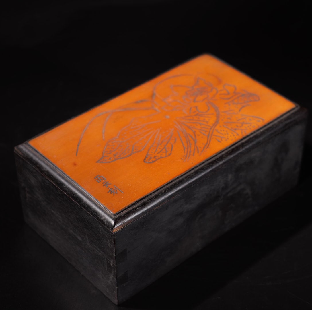 A Exquisite Sandalwood Lotus Leaf Pattern Box - 4