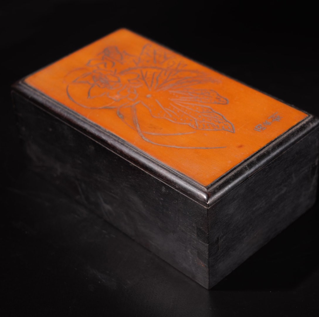A Exquisite Sandalwood Lotus Leaf Pattern Box - 8