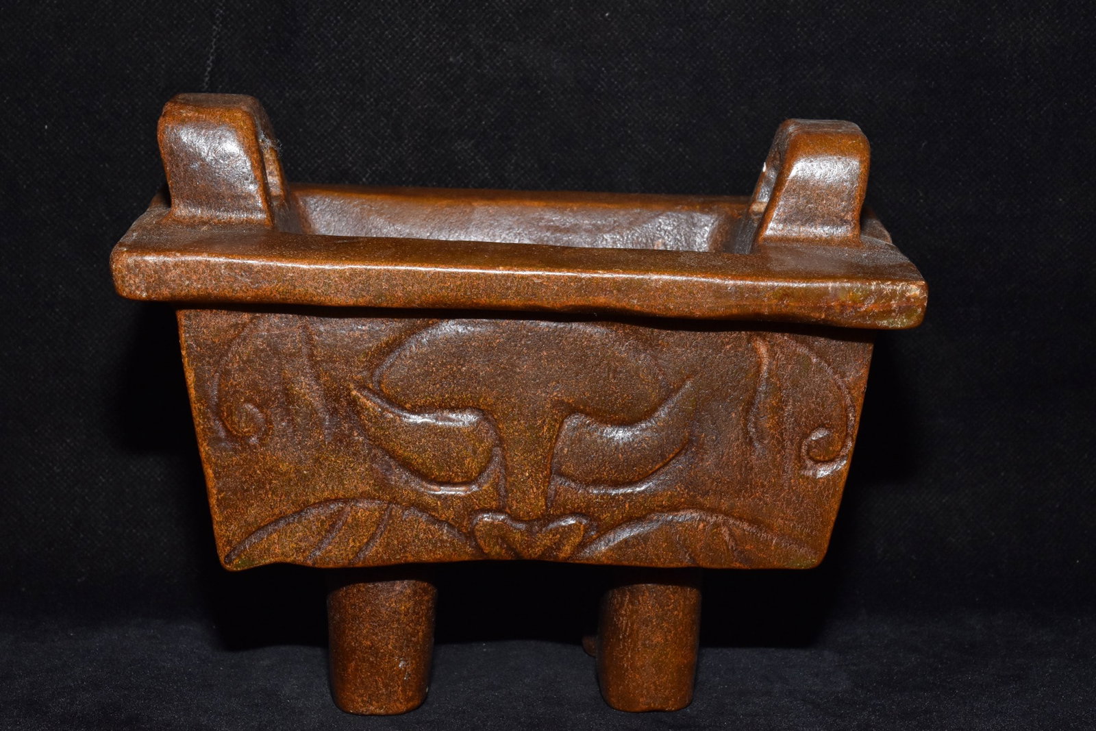 A Exquisite Gaogu Jade Beast-Face Pattern Censer: A Exquisite Gaogu Jade Beast-Face Pattern Censer,Ancient Time, China,Size:7.3inx5.9in,Weight:2260g 高古玉兽面纹炉,远古时期
