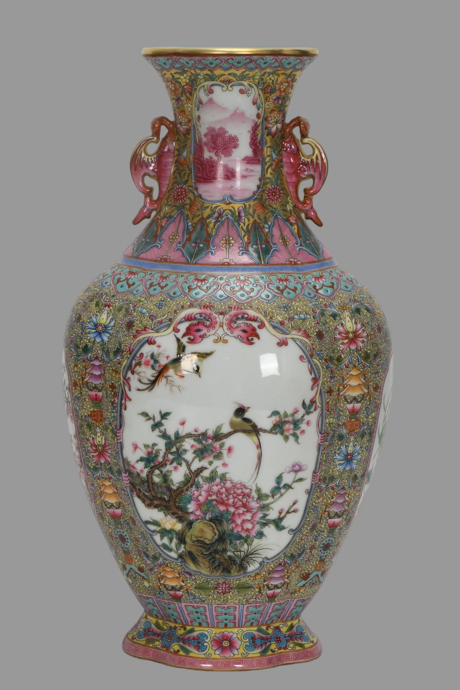 A Exquisite Enamel Flower and Bird Pattern Vase: A Exquisite Enamel Flower and Bird Pattern Vase,Qing Dynasty, China,Qianlong Four-character Mark,Size:13.9inx4inx7.6inx4.6in 珐琅彩花鸟纹瓶,中国&#